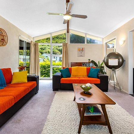 Retro 4 Bedroom Home, Warm And Welcoming, Quiet Location 포리루아 외부 사진