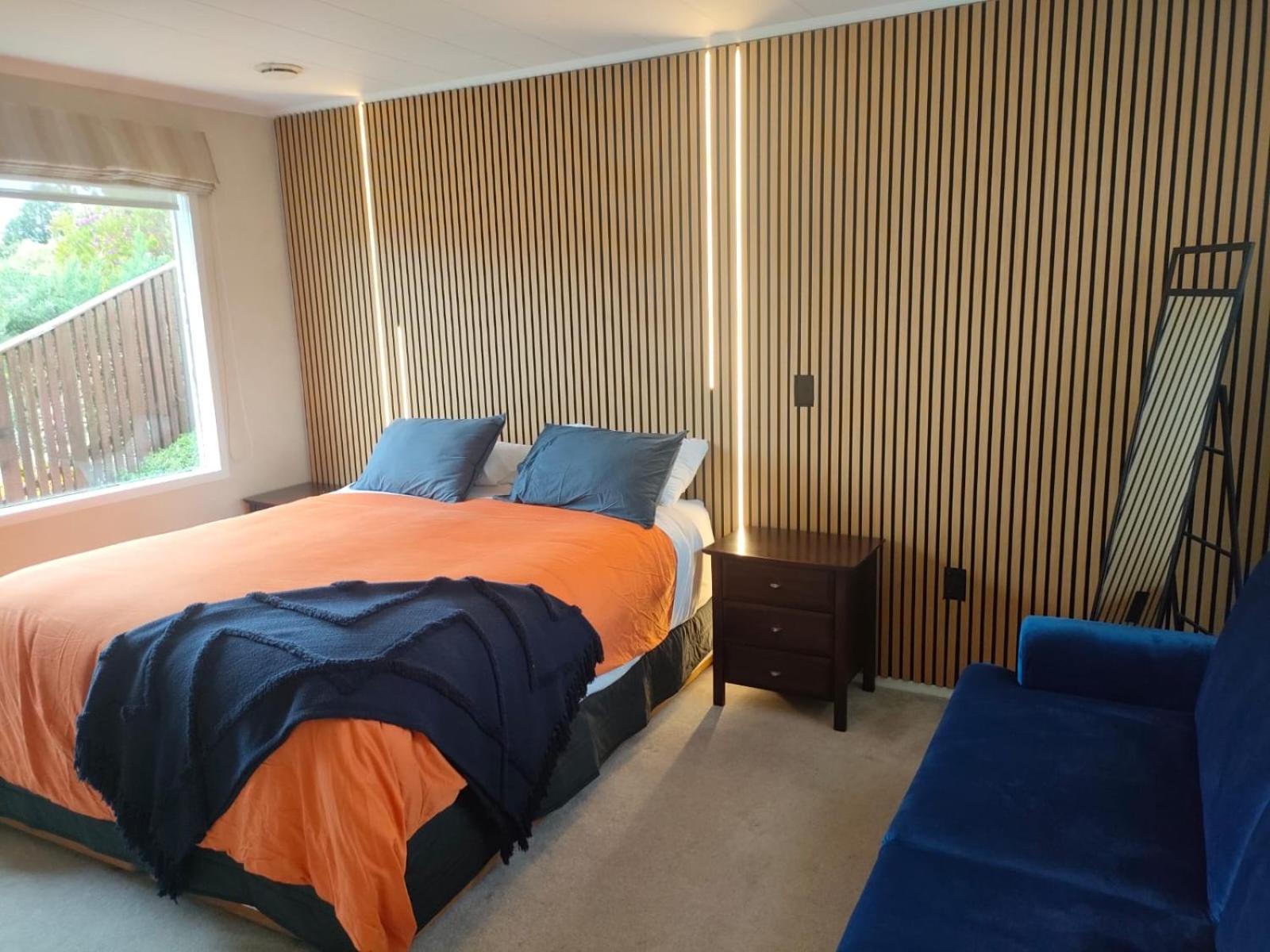 Retro 4 Bedroom Home, Warm And Welcoming, Quiet Location 포리루아 외부 사진