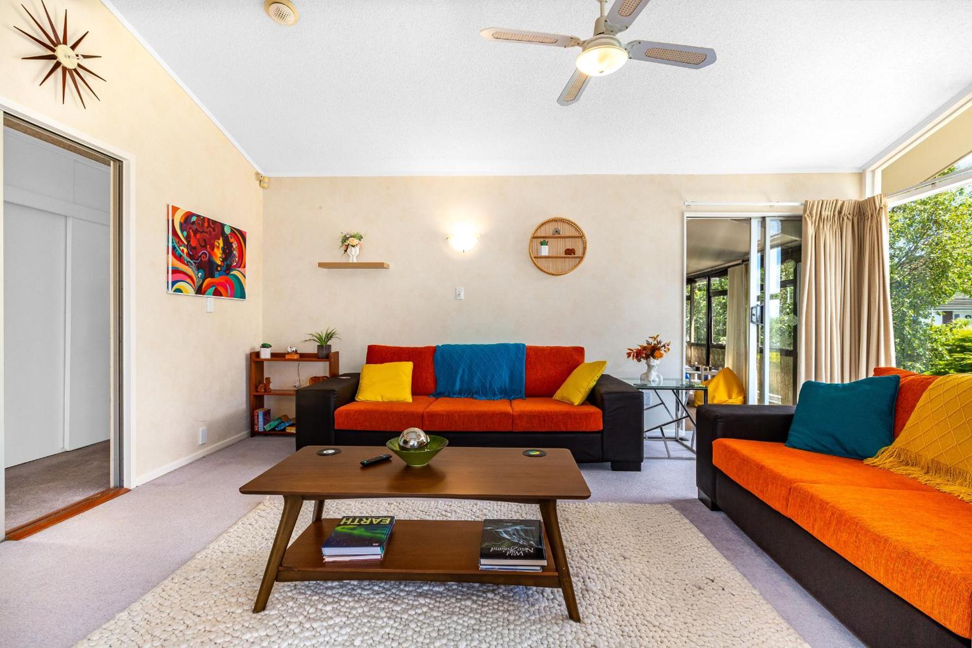 Retro 4 Bedroom Home, Warm And Welcoming, Quiet Location 포리루아 외부 사진