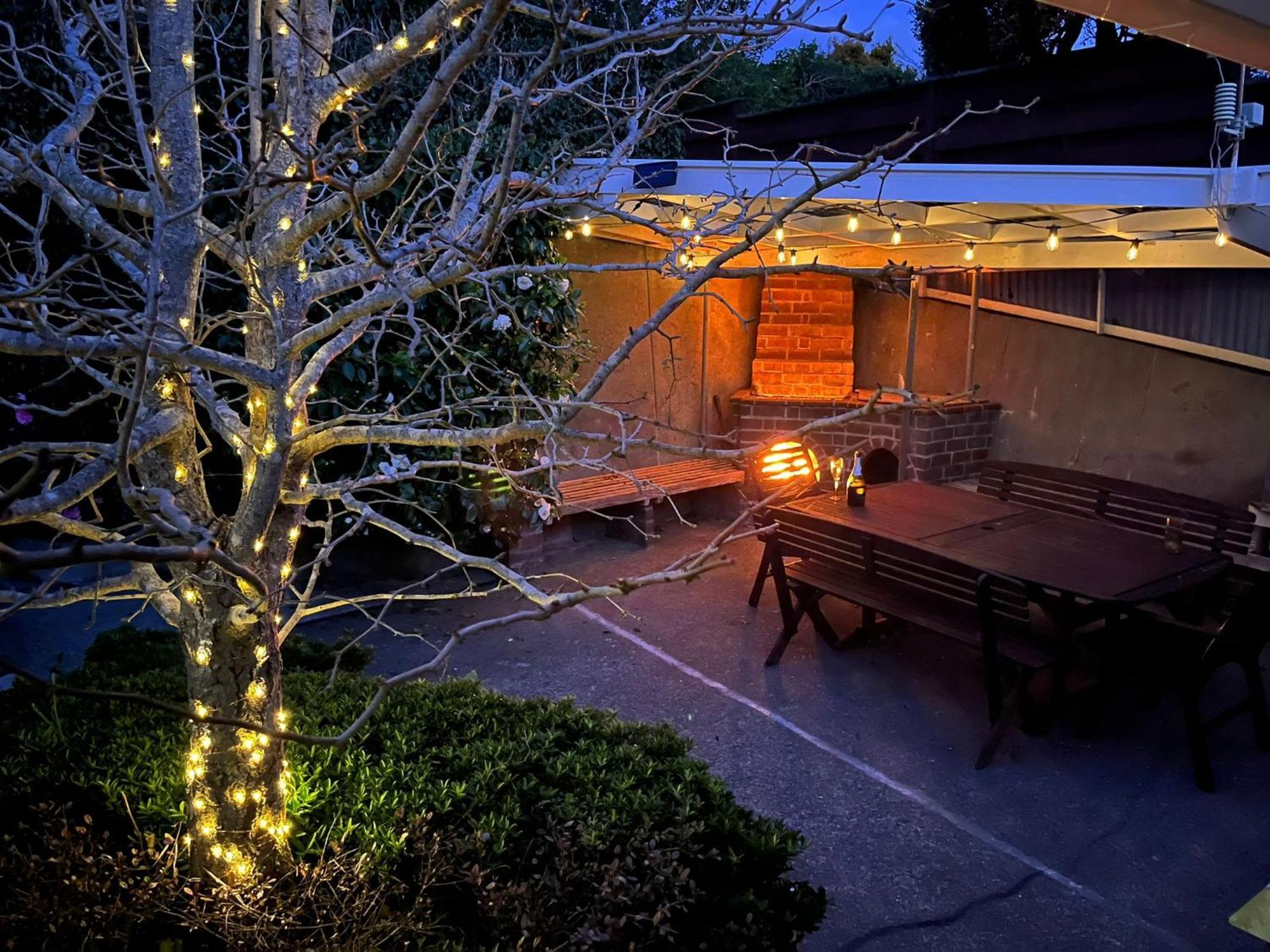 Retro 4 Bedroom Home, Warm And Welcoming, Quiet Location 포리루아 외부 사진